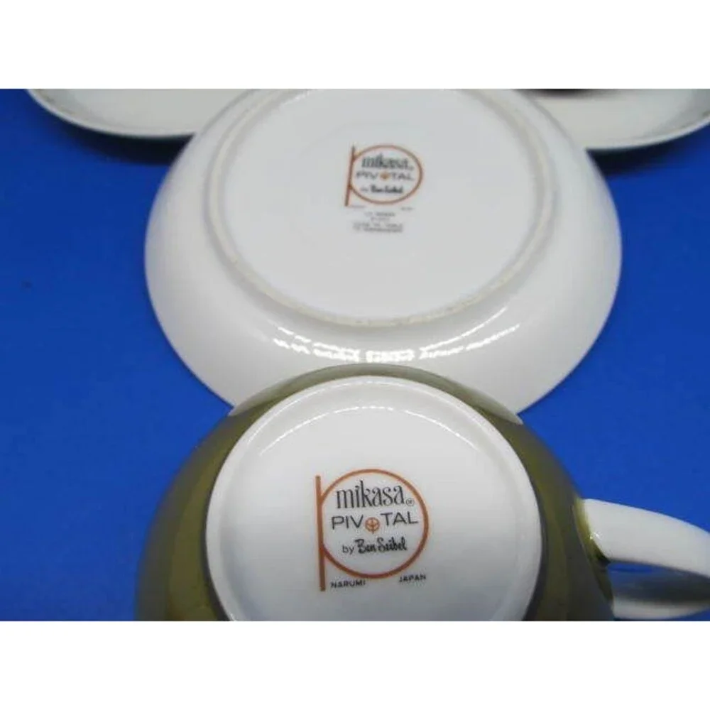 Mikasa  Pivotal La Ronde Green Cups And Saucers Set of 3